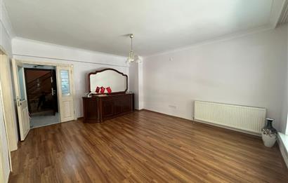 ÇANKAYA YAVUZEVLER SOKAK'TA BAKIMLI, TEMİZ 3+1 KİRALIK DAİRE