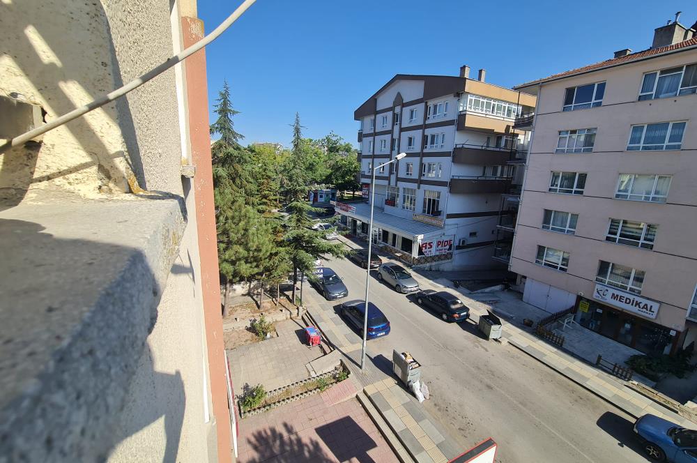 ETİMESGUT İSTASYON MAHALLESİ BAĞLICA CADDESİ ÜZERİNDE