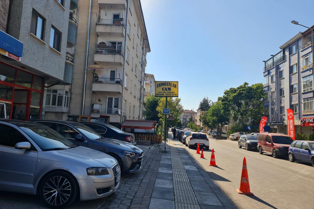 ETİMESGUT İSTASYON MAHALLESİ BAĞLICA CADDESİ ÜZERİNDE