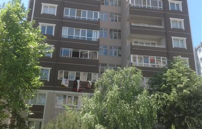 Beykent Hasbahçe sitesinde Satılık 3+1 Ara kat daire..
