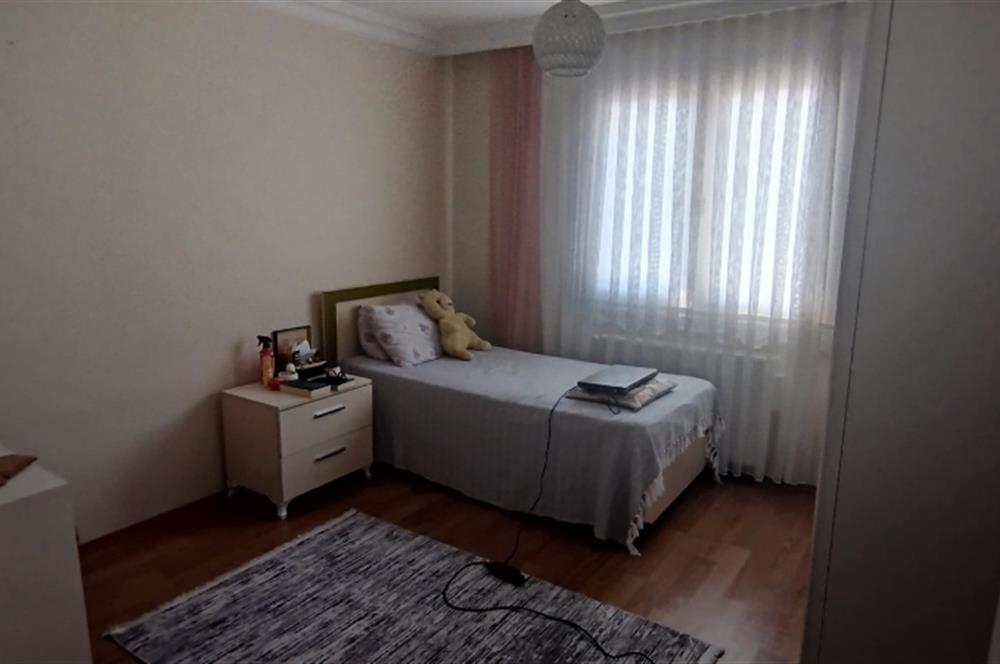 GÜZELYALI MARMARAY DİBİ SATILIK GENİŞ 3+1 DAİRE