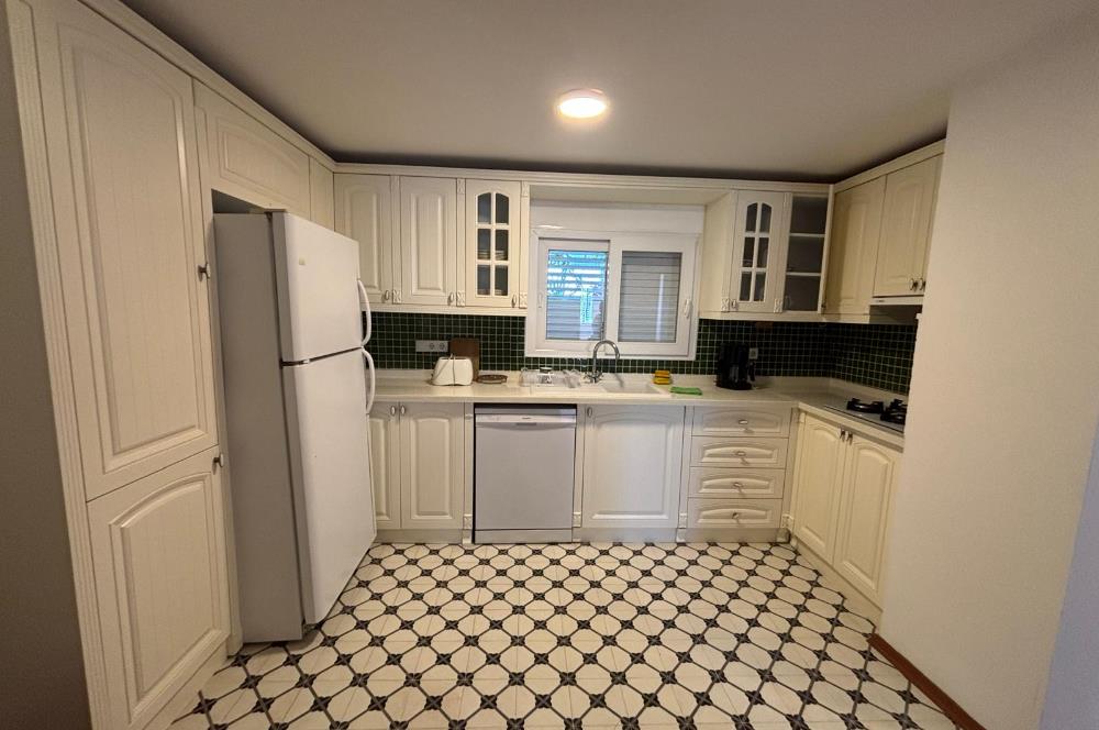 Eskiçeşme Denize Yürüme Mesafesinde Müstakil Triplex Villa