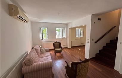Eskiçeşme Denize Yürüme Mesafesinde Müstakil Triplex Villa
