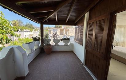 Eskiçeşme Denize Yürüme Mesafesinde Müstakil Triplex Villa