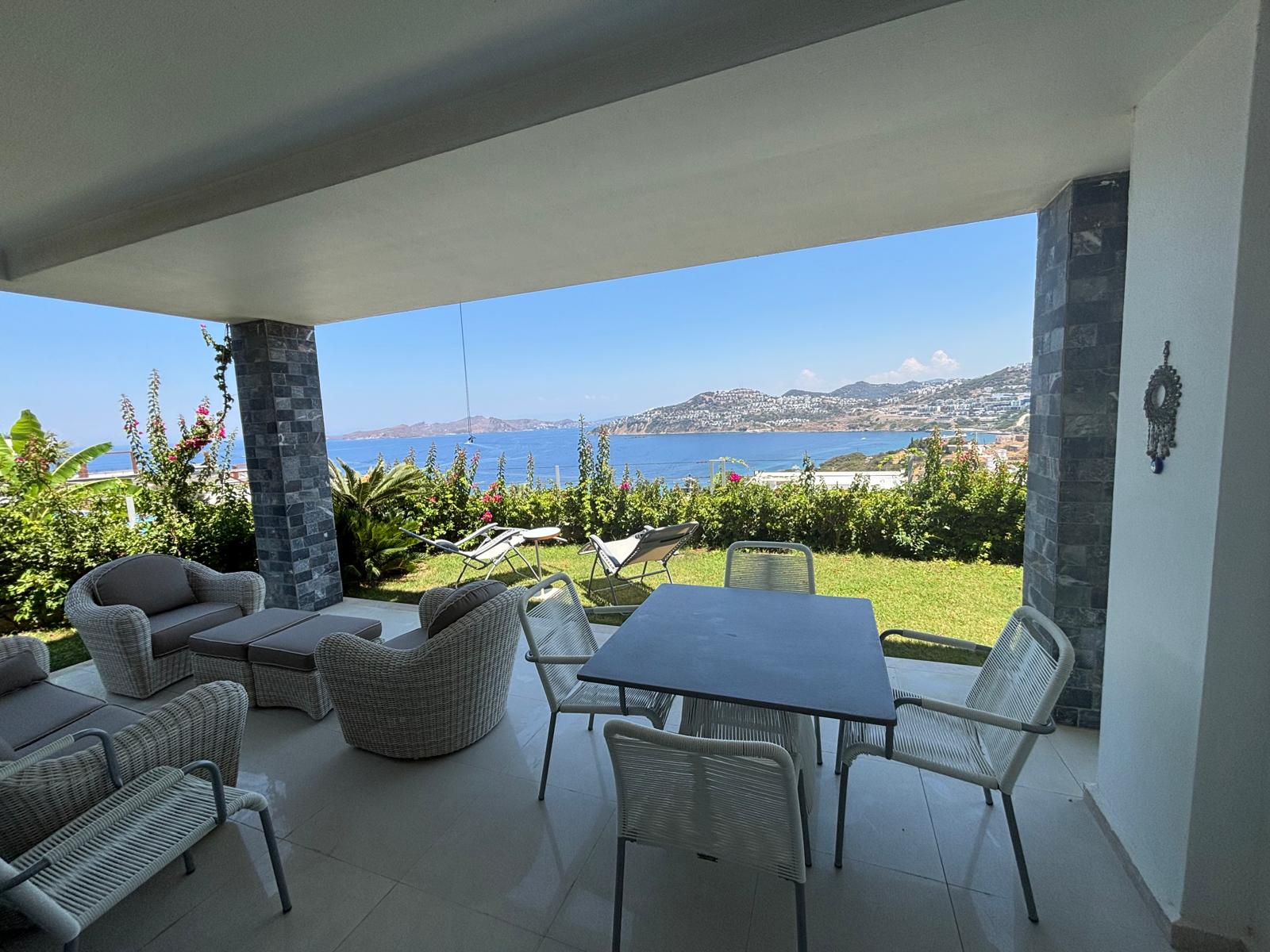 Bodrum Gümüşlük Koyunbaba Deniz Manzaralı Bahçe Katı Daire