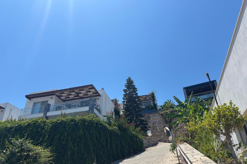 Bodrum Gümüşlük Koyunbaba Deniz Manzaralı Bahçe Katı Daire