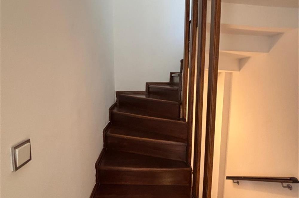 Eskiçeşme Denize Yürüme Mesafesinde Müstakil Triplex Villa