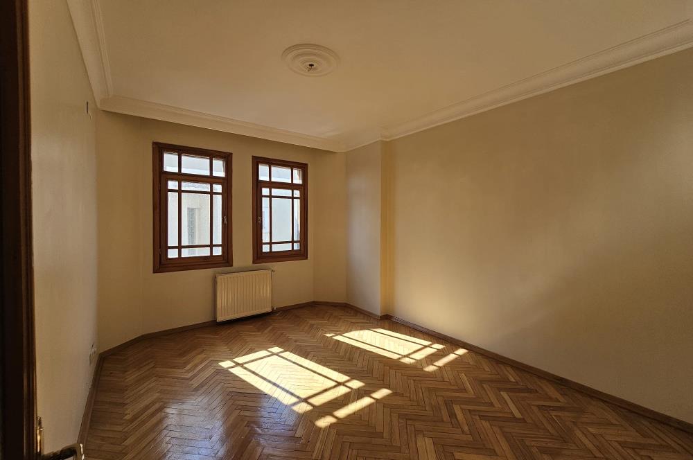 TUZLA POSTANE MAHALLESİ OĞUZHAN SİTESİNDE 6+2 MÜSTAKİL VİLLA