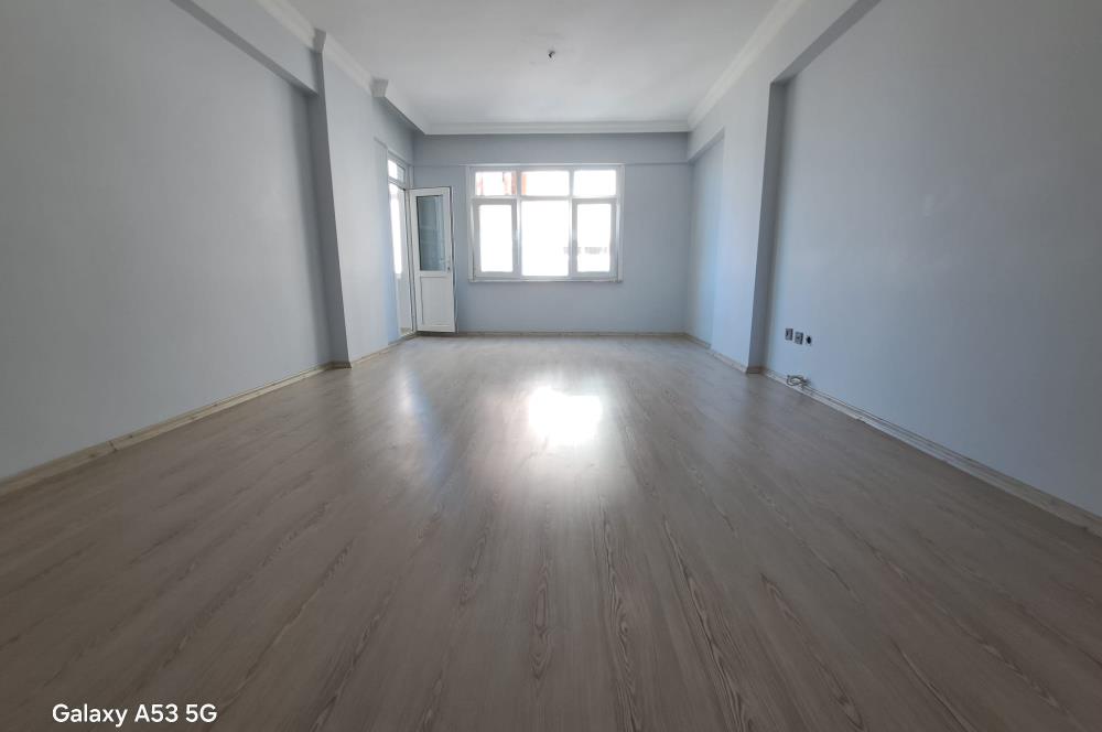 Kartal Cevizlide Arakat , Balkonlu, Geniş 3+1 Kiralık Daire