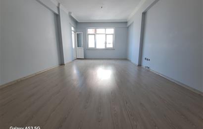 Kartal Cevizlide Arakat , Balkonlu, Geniş 3+1 Kiralık Daire