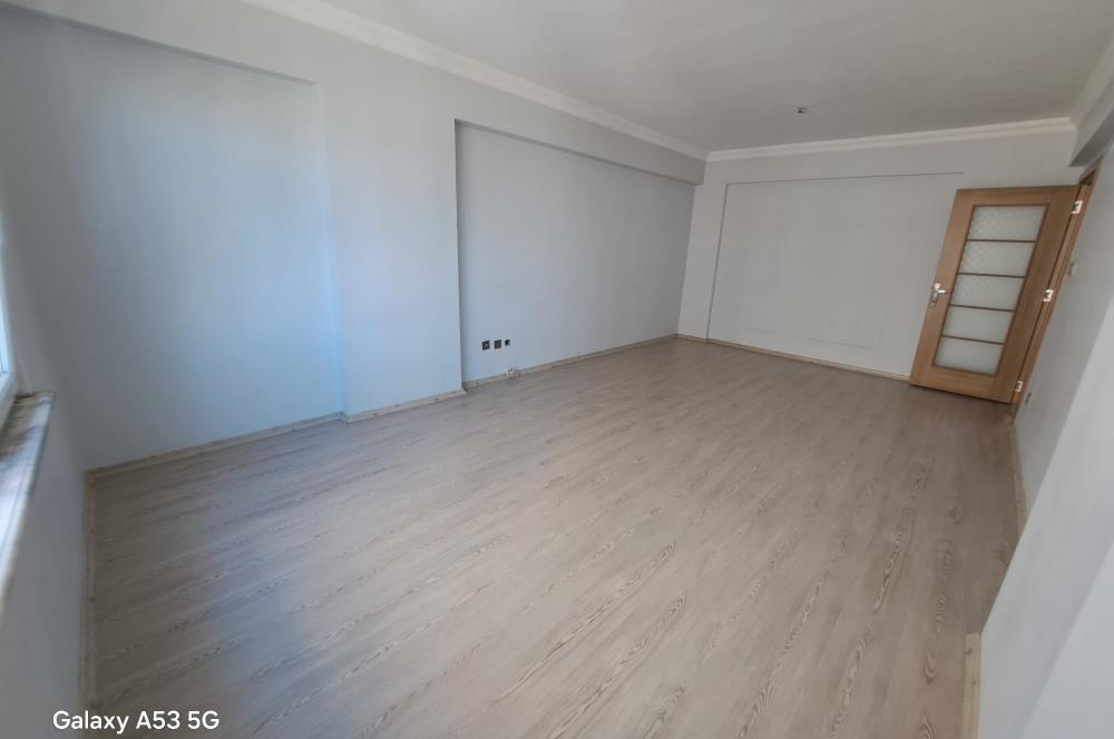 Kartal Cevizlide Arakat , Balkonlu, Geniş 3+1 Kiralık Daire