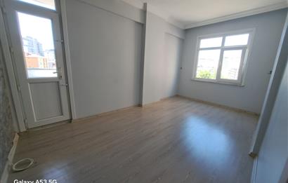 Kartal Cevizlide Arakat , Balkonlu, Geniş 3+1 Kiralık Daire