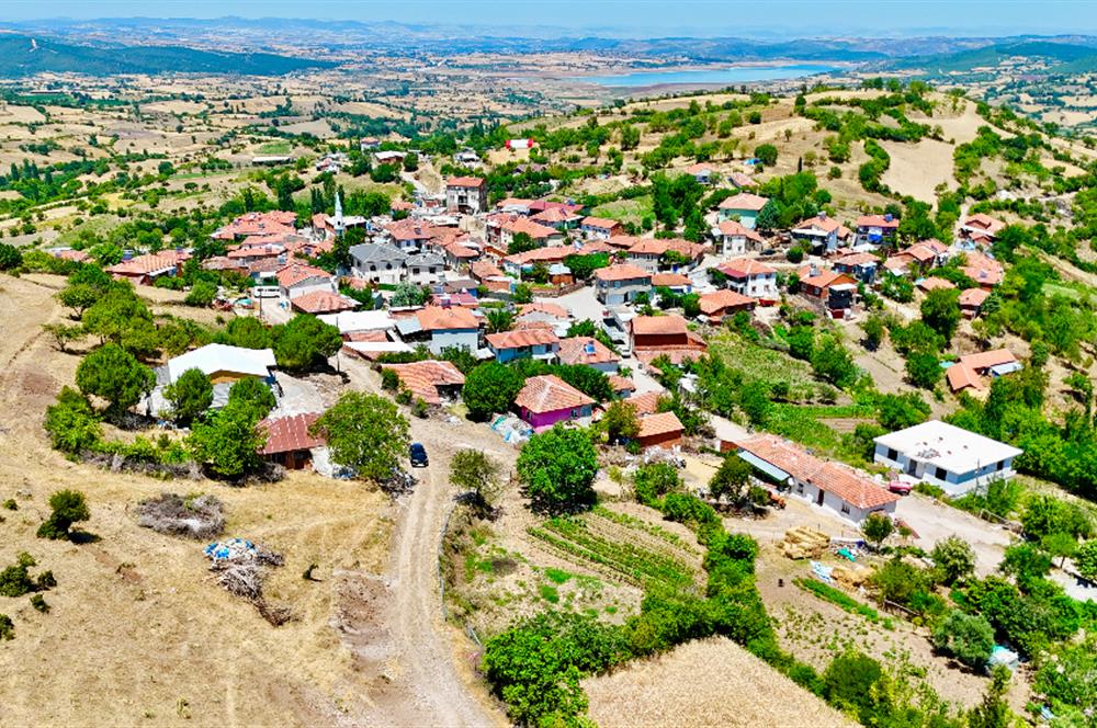 BAYAT MH. İKİ KAT İMARLI İZMİR YOLUNA 1,5 KM 739 M2 SATILIK ARSA
