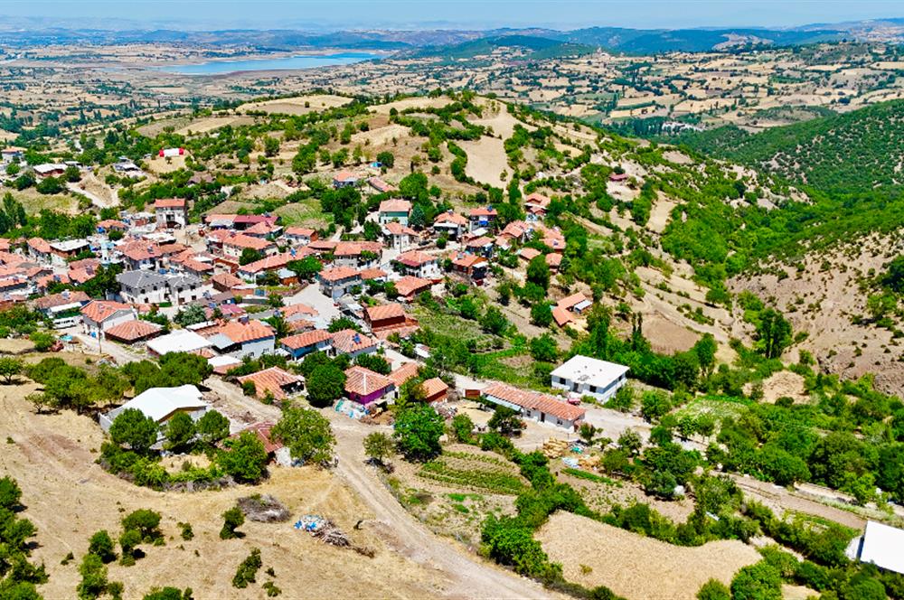 BAYAT MH. İKİ KAT İMARLI İZMİR YOLUNA 1,5 KM 739 M2 SATILIK ARSA