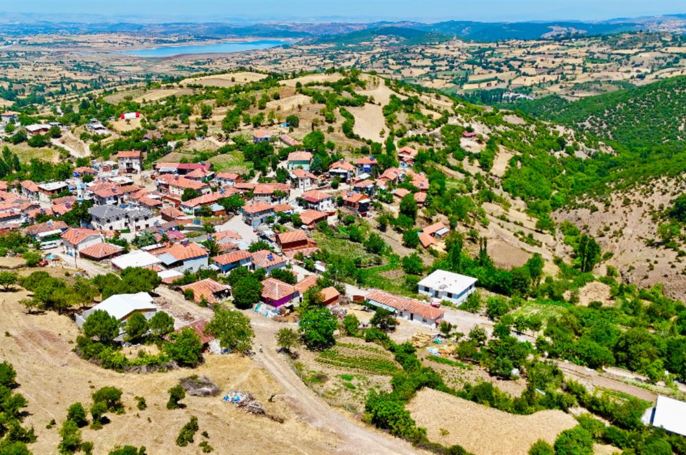 BAYAT MH. İKİ KAT İMARLI İZMİR YOLUNA 1,5 KM 739 M2 SATILIK ARSA