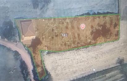 KANDIRA DA , İÇİNDE YAPI KAYIT BELGELİ EV OLAN 1.886 m2 TARLA