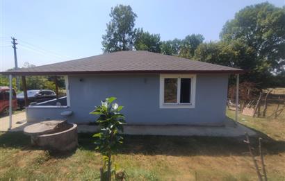 KANDIRA DA , İÇİNDE YAPI KAYIT BELGELİ EV OLAN 1.886 m2 TARLA