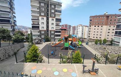 YOMRA'DA GENİŞ, FERAH, 3+1 SİTE İÇERİSİNDE MANZARALI DAİRE !!!