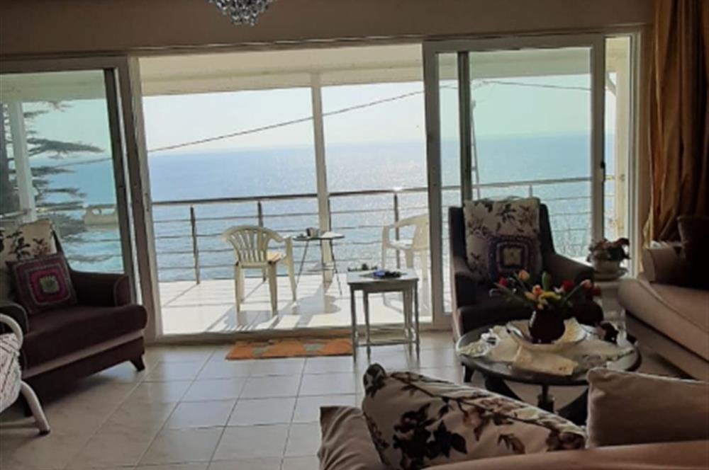Maviyle iç içe bir hayat!!Deniz manzaralı daire!!