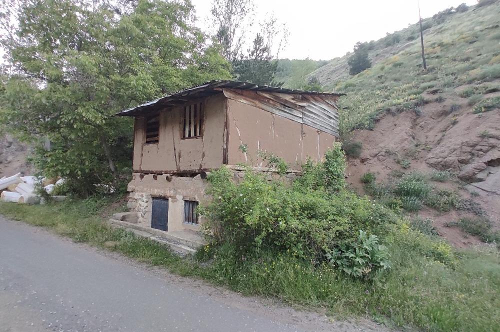 ÜNİVERSİTEYE 5600 METRE DOĞA İÇİNDE MÜSTAKİL AHŞAP&TAŞ KÖY EVİ!!