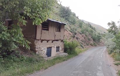 ÜNİVERSİTEYE 5600 METRE DOĞA İÇİNDE MÜSTAKİL AHŞAP&TAŞ KÖY EVİ!!