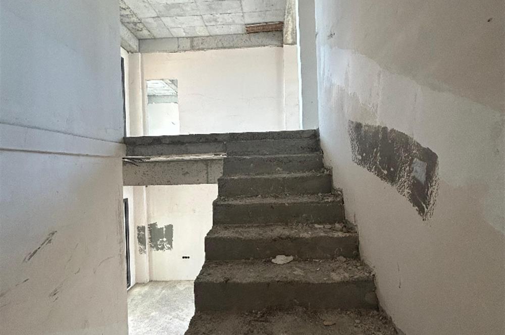 C21 LOCA'DAN KALAYCILAR'DA GENİŞ ARSA PAYLI VİLLA