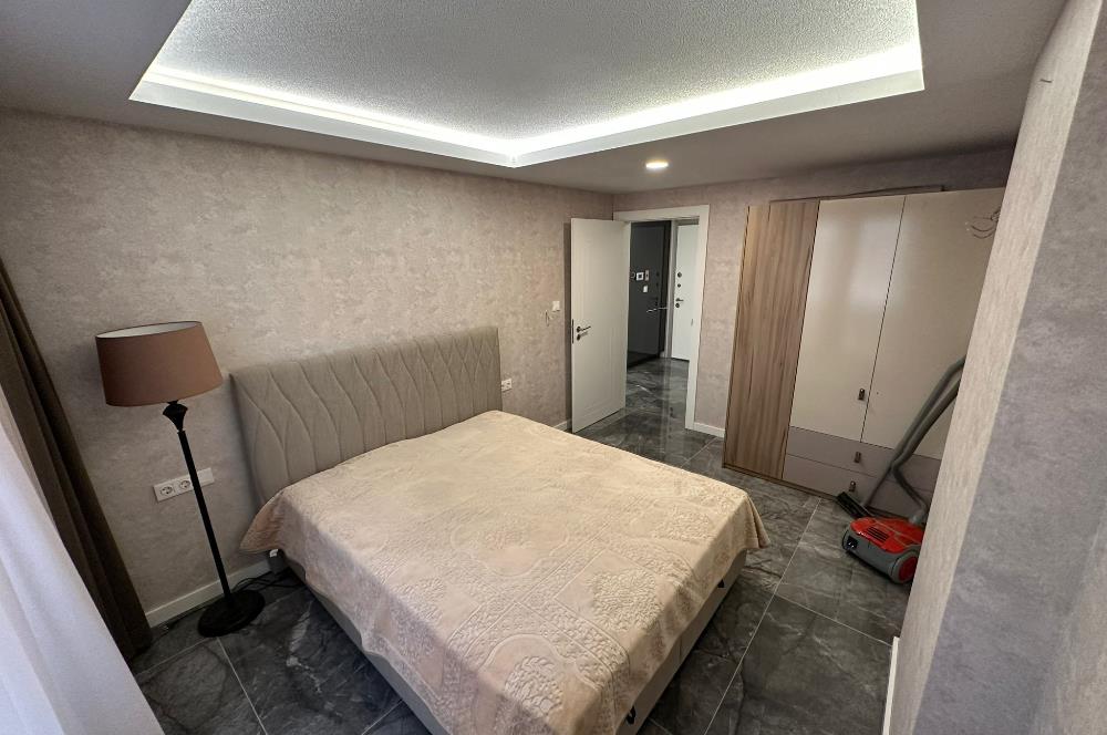 Sarımsaklı Merkezde Satılık, Lüx 1+1 Daire, Denize 300 mt