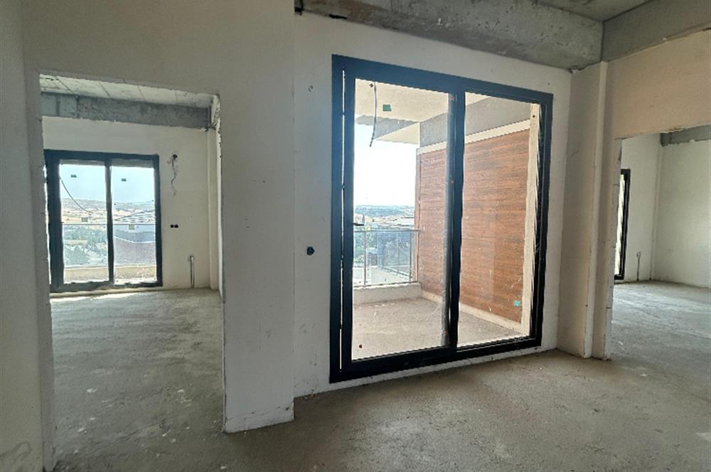 C21 LOCA'DAN KALAYCILAR'DA GENİŞ ARSA PAYLI VİLLA