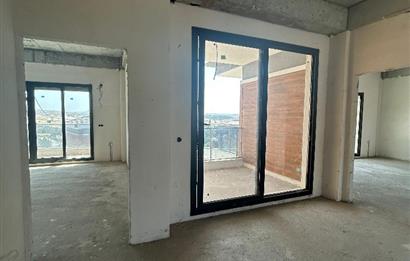 C21 LOCA'DAN KALAYCILAR'DA GENİŞ ARSA PAYLI VİLLA
