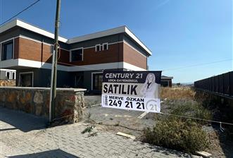 C21 LOCA'DAN KALAYCILAR'DA GENİŞ ARSA PAYLI VİLLA