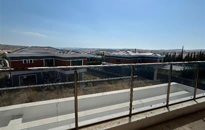 C21 LOCA'DAN KALAYCILAR'DA GENİŞ ARSA PAYLI VİLLA