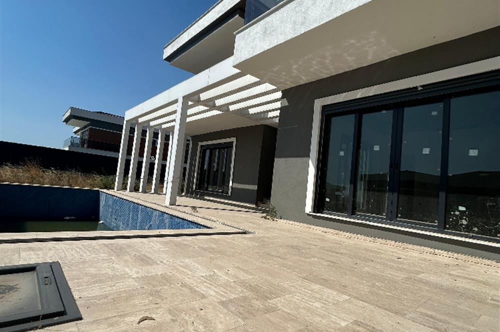 C21 LOCA'DAN KALAYCILAR'DA GENİŞ ARSA PAYLI VİLLA