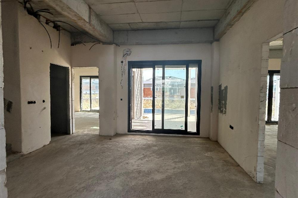 C21 LOCA'DAN KALAYCILAR'DA GENİŞ ARSA PAYLI VİLLA