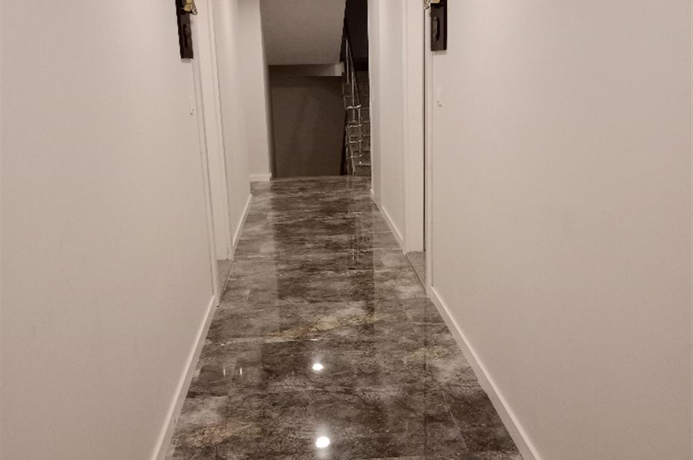 Sarımsaklı Merkezde Satılık, Lüx 1+1 Daire, Denize 300 mt