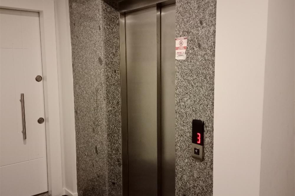 Sarımsaklı Merkezde Satılık, Lüx 1+1 Daire, Denize 300 mt