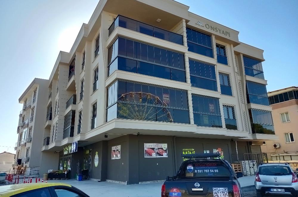 Sarımsaklı Merkezde Satılık, Lüx 1+1 Daire, Denize 300 mt