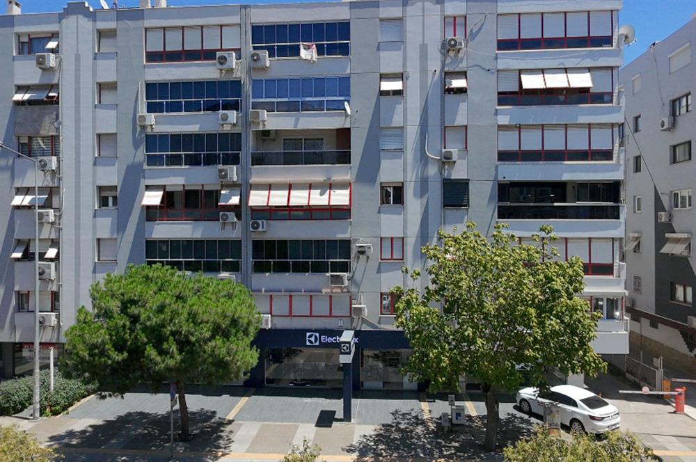 Girne Caddesi Yüksek Kira Getirili Dükkan