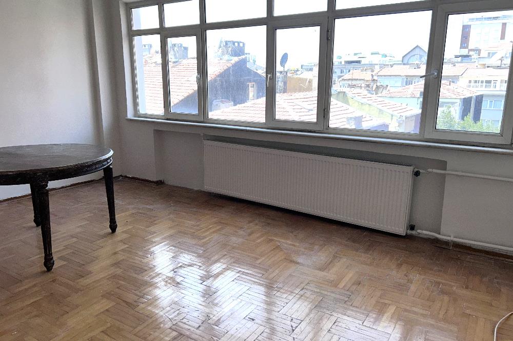ŞİŞLİ BOMONTİ'DE 2+1 AYDINLIK DAİRE