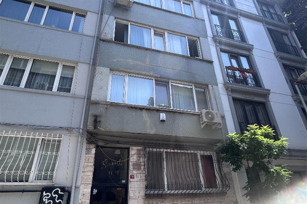 ŞİŞLİ BOMONTİ'DE 2+1 AYDINLIK DAİRE