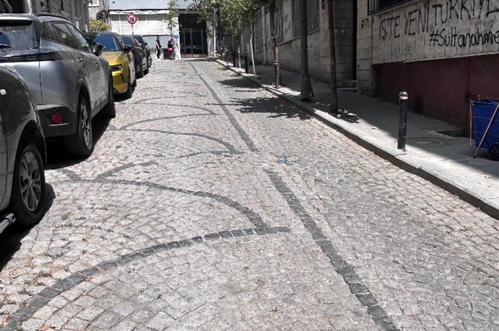 ŞİŞLİ BOMONTİ'DE 2+1 AYDINLIK DAİRE