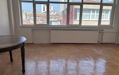 ŞİŞLİ BOMONTİ'DE 2+1 AYDINLIK DAİRE