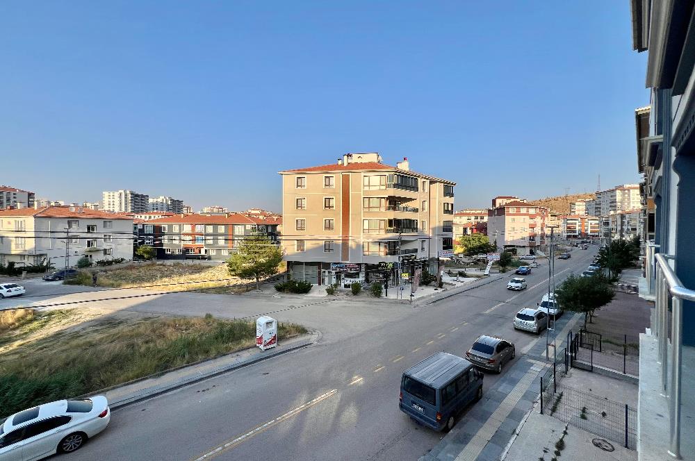 Mustafa Kemal Mah. Orhangazi Caddesi'nde Satılık 3+1 