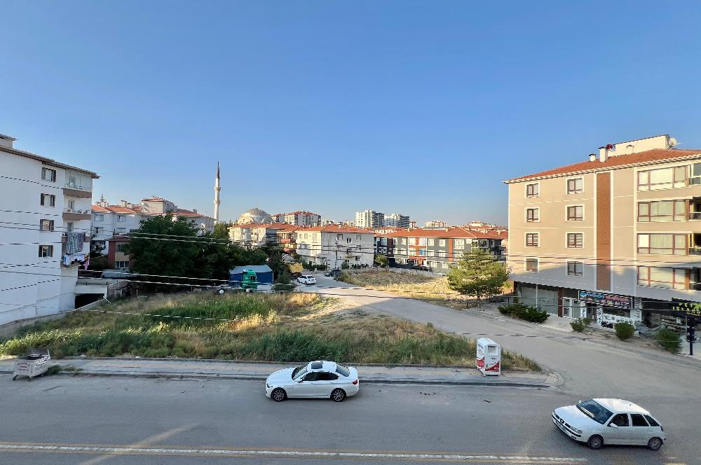 Mustafa Kemal Mah. Orhangazi Caddesi'nde Satılık 3+1 