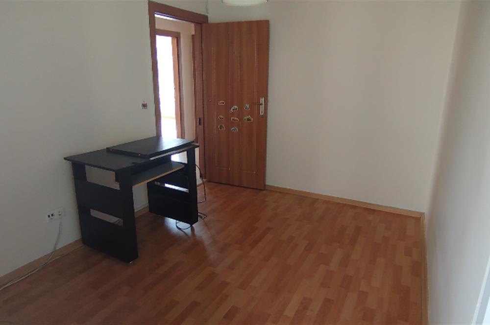 ŞERİFALİ TATLISU'DA KİRALIK EBEVEYN BANYOLU GENİŞ DAİRE