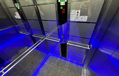 Sarımsaklı Merkezde Satılık, Lüx 1+1 Daire, Denize 300 mt