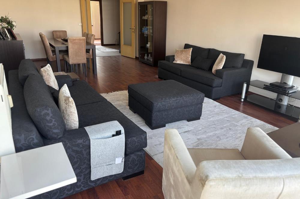 Park caddesi Elit Park Sitesinde 4+1 satilik daire
