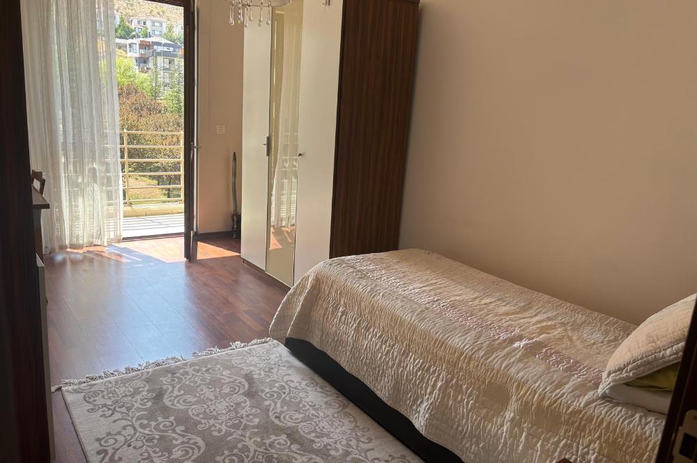 Park caddesi Elit Park Sitesinde 4+1 satilik daire