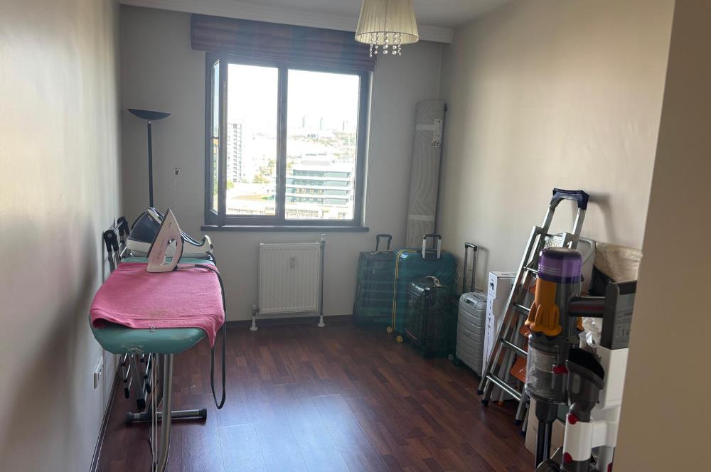 Park caddesi Elit Park Sitesinde 4+1 satilik daire
