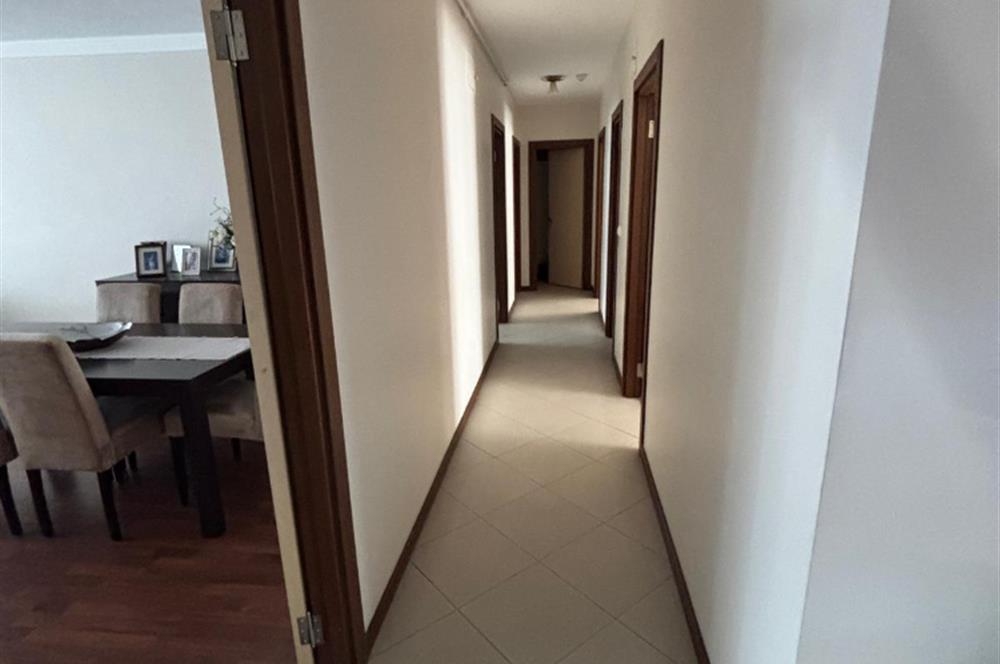 Park caddesi Elit Park Sitesinde 4+1 satilik daire
