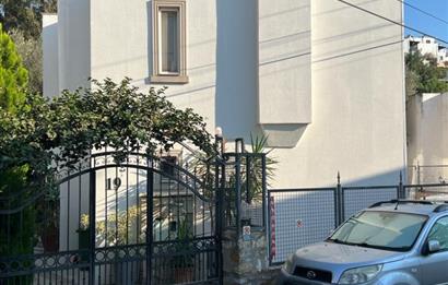 🎬 SİNEMA SALONLU, KORUNAKLI BAHÇELİ, MUHTEŞEM BİR YAŞAM ALANI – BODRUM YOKUŞBAŞI’NDA RÜYA GİBİ VİLLA!